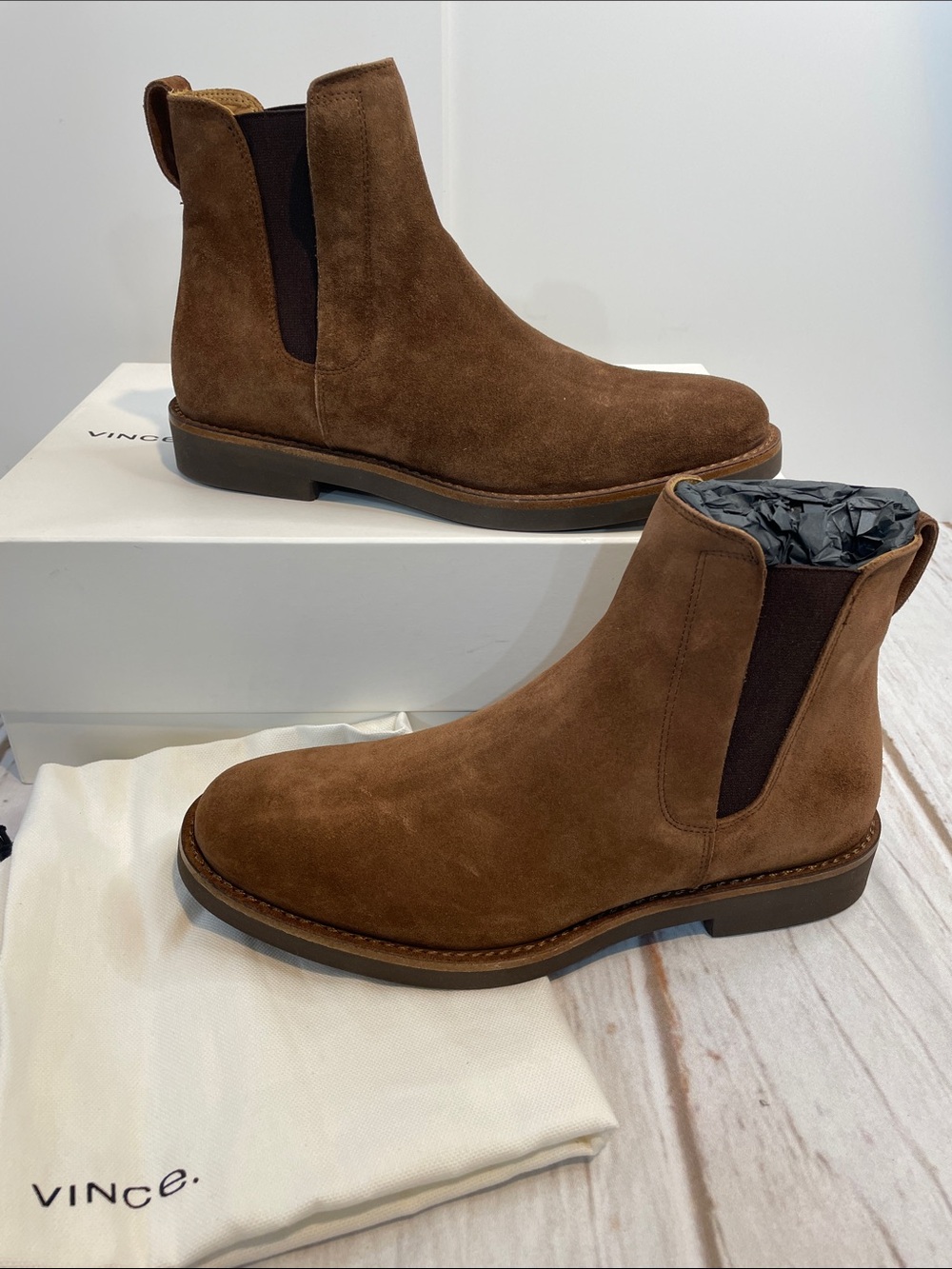 NEW Vince Men’s 7.5 Brown Suede Chelsea Boots Felix Classic